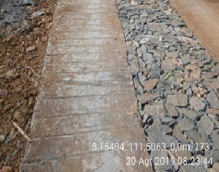 Pembangunan Rabat jalan Miren RT 24 Dusun Ngepring dapat terselesaikan tepat waktu